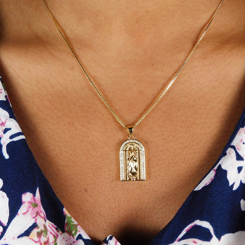 18K Gold Plated Virgin Mary Necklace / Gold Plated Religious Necklace / Christian Necklace / Baptism Jewelry / Virgin Mary Gift